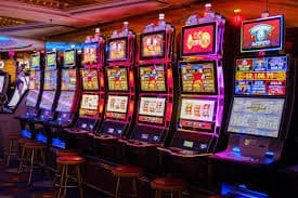 Bàn baccarat live dealer phát trực tiếp tại sảnh Live Casino vn 23